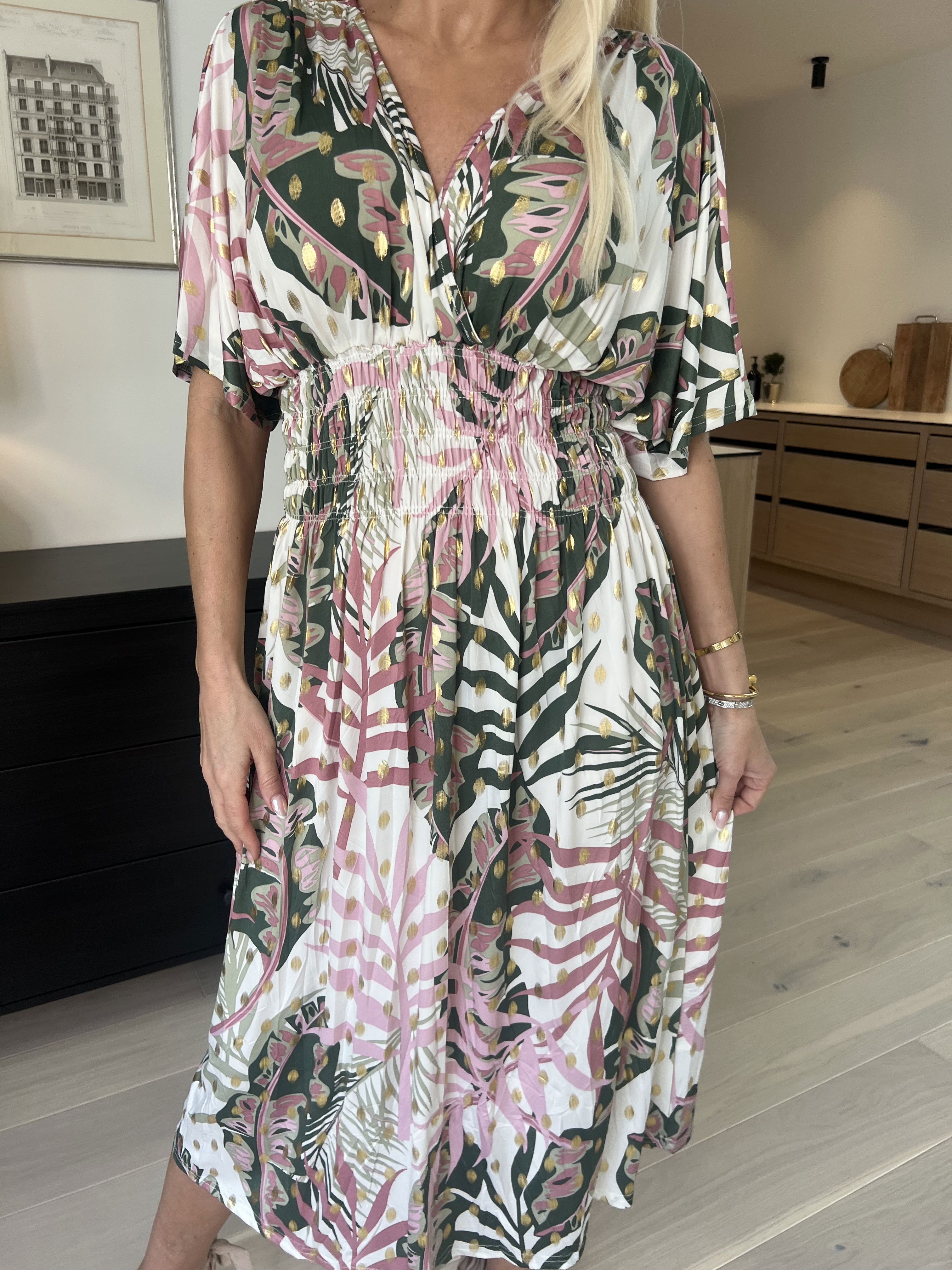 Pams Forest Midi - Klänning med resår i skrynkelfritt tyg